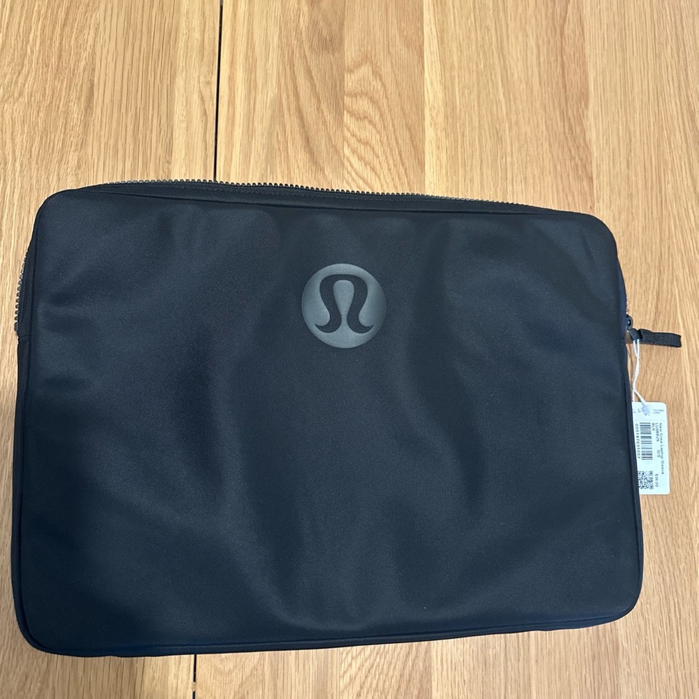 lululemon athletica new crew laptop sleeve 16”
